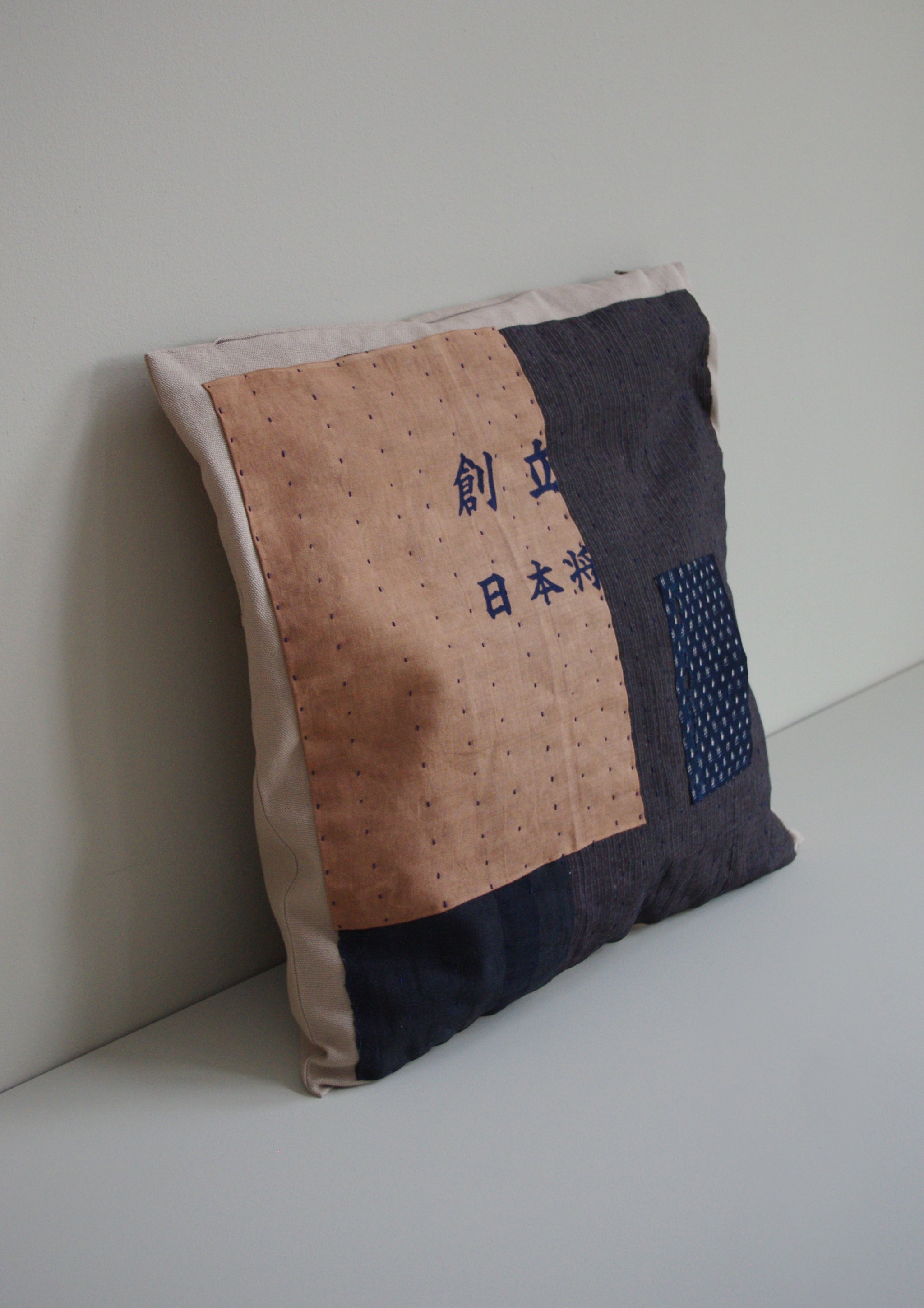 クッション・座布団 hobo CUSHION L UPCYCLED US ARMY CLOTH